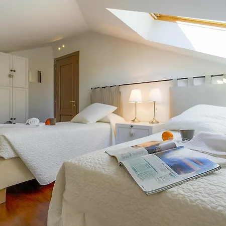 Casa Al Prato Apt. F דירה *